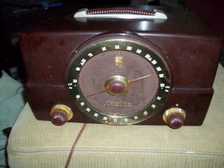 Zenith Table Top Vintage Radio Model 725 All Redone With Tube,  Capactor.