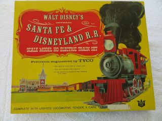Santa Fe & Disneyland Rr Ho Train Set Cars And Engine