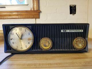 Motorola 57cs Radio & Clock - Vintage Table Top Tube