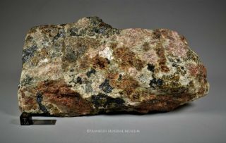 Hardystonite,  clinohedrite,  willemite,  bustamite - Franklin,  NJ 3