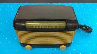 Vintage 1946 Farnsworth Am/sw Model Et - 060 Bakelite Table Radio