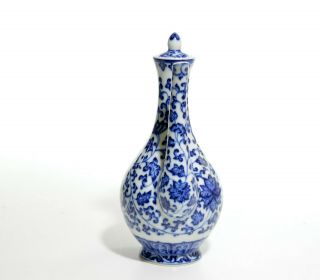 A Chinese Qianlong - Style Blue and White Porcelain Ewer 3