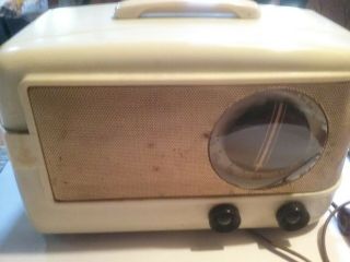 Vintage Emerson Table Top Radio - - Model 543 - - Powers Up - - Collectible - - L@@k