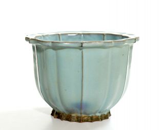A Very Fine Chinese Junyao Porcelain Flower Pot