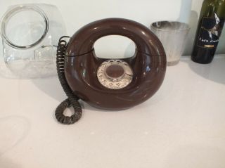 Vintage American Telecommunications Mid - Century Modern Brown Donut Telephone