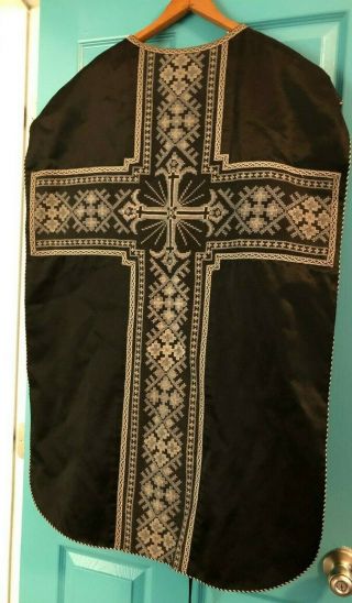 Gorgeous Rare Vintage Catholic Priests Black Fiddleback Chasuble W/ Embroidery