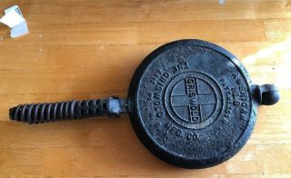 Griswold Cast Iron No.  8 Waffle Iron & Base Patent Num.  151 / 152