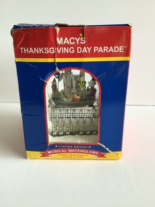 Macy’s Thanksgiving Day Parade Musical Waterglobe ⭐️ Limited Edition ⭐️ 2012