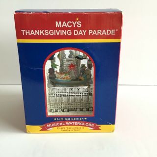 Macy’s Thanksgiving Day Parade Musical Waterglobe ⭐️ Limited Edition ⭐️ 2012 3