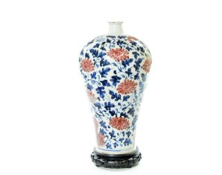 A Rare Chinese Blue and Red Porcelain Vase 3