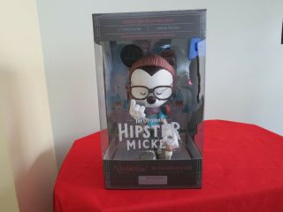 Disney Vinylmation Hipster Mickey - In The Parks