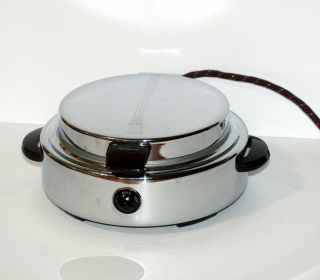 1930s Round Toastmaster 2D2 Waffle Iron Art Deco Almost Chrome 2