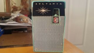 Sylvania Model 6909 6 Transistor Radio