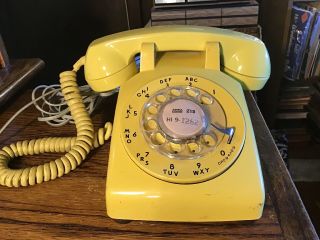 Vintage Western Electric Rotary Dial Phone 500 Cd Bell System Yellow 1977
