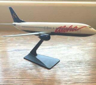 Aloha Airlines Desk Top Model Airplane 1 /200.
