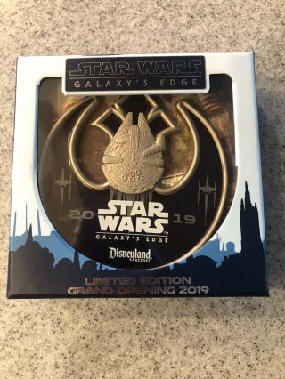 Disneyland Star Wars Galaxy’s Edge Opening Day Limited Edition Giant Pin