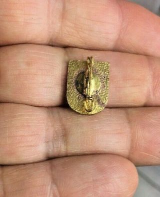 Vtg BERLIN Collectible Souvenir Small Metal & Enamel Pin / Lapel Hat Travel 3