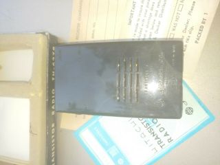 VINTAGE TRANSISTOR RADIO 1960 ' S HITACHI MODEL TH627R Box Paperwork Case 8