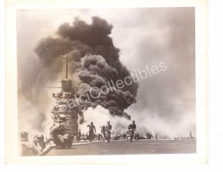 Wwii Offical Navy Ship Aircraft Carrier Photograph 8x10 Uss Bunker Hill Cv - 17