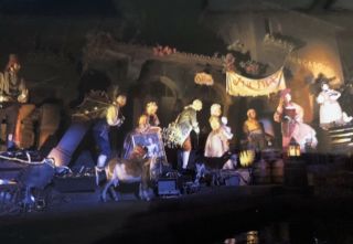 Disney Magic Kingdom Park props PIRATES OF THE CARIBBEAN RIDE 12