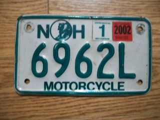 Single Hampshire License Plate - 2002 - 6962l - Motorcycle