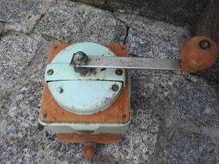 Antique coffee mill coffee grinder Peugeot Frères France collectors 2