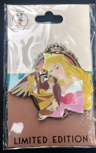 Disney Pin Employee Center Dec Le 200 Princess Aurora Sleeping Beauty Limited