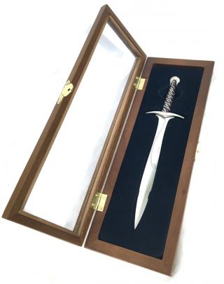 The Hobbit - Sting Letter Opener Warner Bros.  in wooden Glass Box A22 2