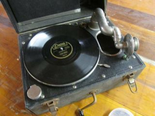 Rare Vintage CARRYOLA MASTER Portable Phonograph Gramophone Record Player 2
