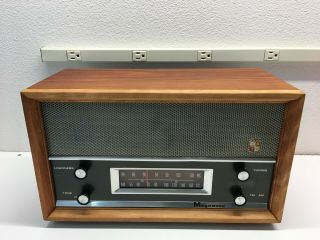 Vintage Magnavox Model Fm21 65 - 01 - 00 Tube Am & Fm Wood Radio,