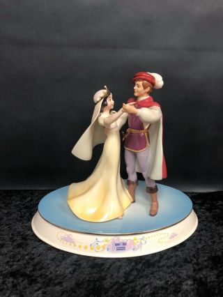 Wdcc Snow White And Prince Dancing W/ Base Figurine