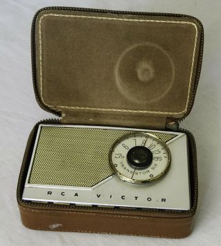 Vintage Rca Victor 8 - Bt - 9e Transistor Radio With Case