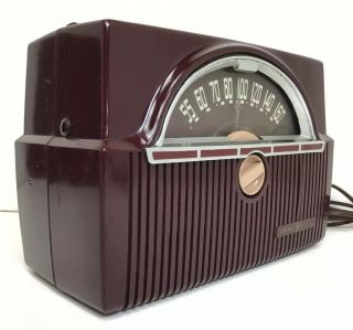 SCARCE 1951 VINTAGE BURGANDY MAROON GENERAL ELECTRIC GE TUBE RADIO MODEL 610 5