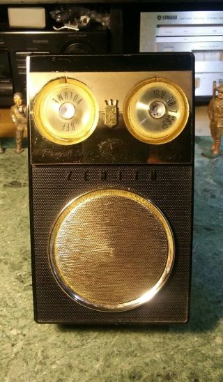 Vintage Zenith Royal 500 Transistor (tubless) Radio,  Circa Late 50 