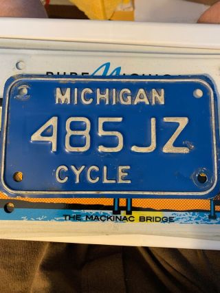 Michigan Motorcycle License Plate.  No Tab 485jz.  -.