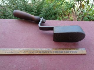 ODD Shape QKL Co NY Antique Cast Iron Sad Iron Polishing Iron with Wooden Handle 3