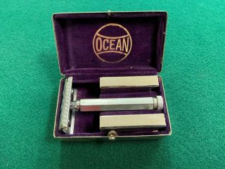 Ocean Safety Razor Kit In Silver Box With Extra Blades In.