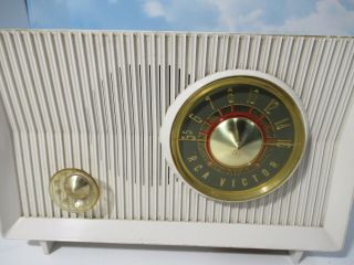 WHITE TIME CAPSULE 1950 ' S RCA Victor Model X2E Tube AM Radio 2