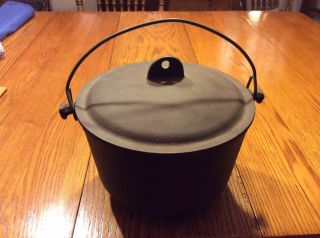 Antique Cast Iron 8.  5” Diameter 3 - Footed W/lid Campfire Cauldron Cowboy Kettle