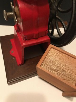 Vintage Mr.  Dudley International Delft Style Red Cast Iron Coffee Grinder 4