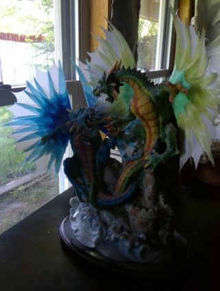 Fighting Dragons Light - Up Statue