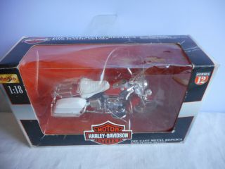 1:18 Scale Harley - Davidson Die Cast 1968 FLH Electra Glide Maisto Lundby Dollhou 2