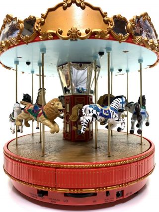 Mr Christmas The Carousel 2004 Edition,  Plays 30 Songs 4