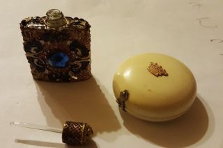 One early 20th Century French Compact and a Filegriee Perfume Bottle 3