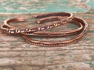 Three Fantastic Greg Lewis Acoma/laguna Pueblo Stamped Copper Bracelets N R