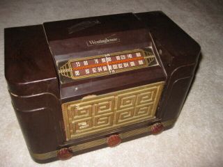 Vintage Bakelite - Westinghouse Model H - 204 Antique Radio - 1948 - Am/fm