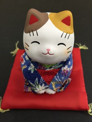 Pottery Maneki Neko Beckoning Lucky Cat 7358 Kimono Good Luck 70mm Made In Japan
