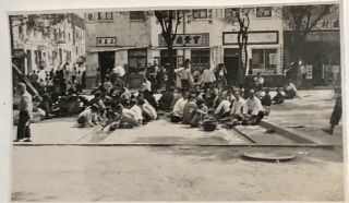 1935 Tsingtao China Photo Coolies Chinese Laundry On Sidewalk