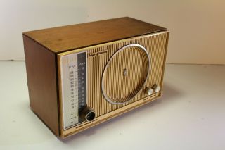 Vintage 1959 Zenith model S - 46352 table radio,  and 6