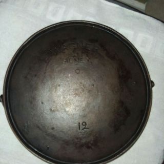 Vintage Very Rare Wagner Number 12 Cast Iron Griddle With Bale.
